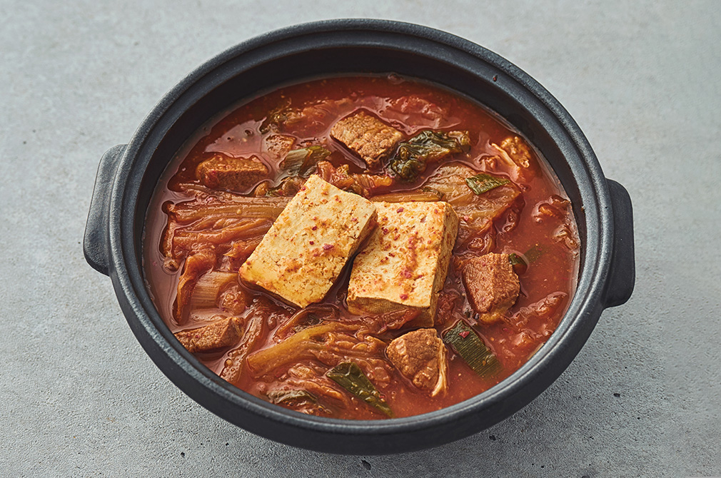 새벽집] 돼지고기 김치찌개 - 마켓컬리